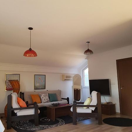 Hotel Kika Pristina Buitenkant foto