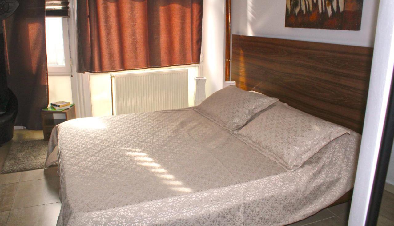 Hotel Kika Pristina Buitenkant foto