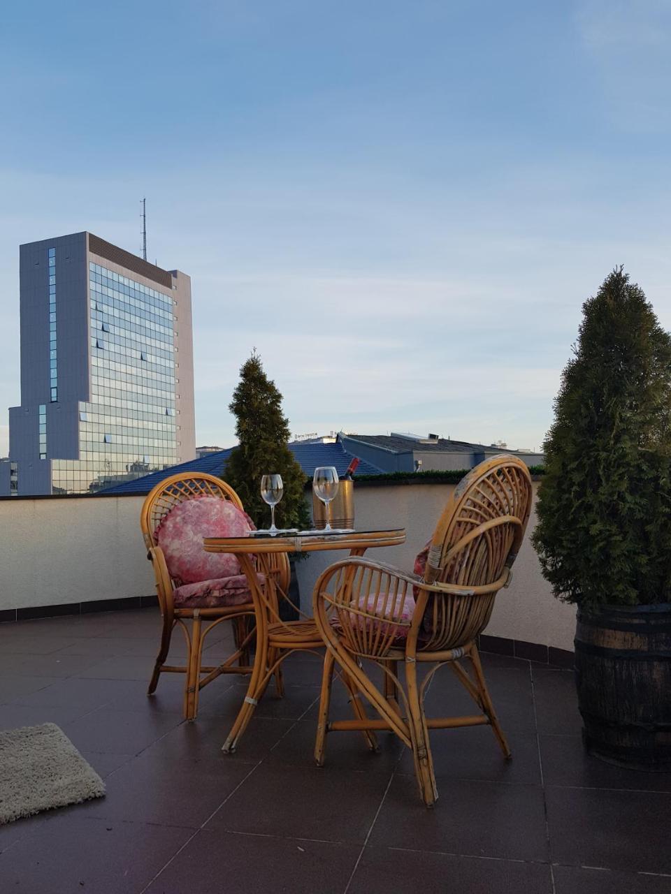 Hotel Kika Pristina Buitenkant foto